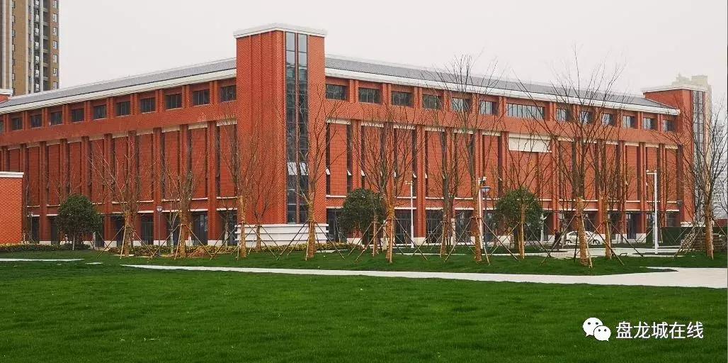 卓尔足球场建设进度,盘龙城卓尔足球学校