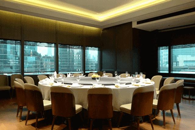 300公里外的“海鲜世家”登陆浦东！想吃要等8小时……