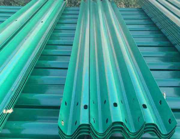 正合交通设施护栏板,在进步中不断发展