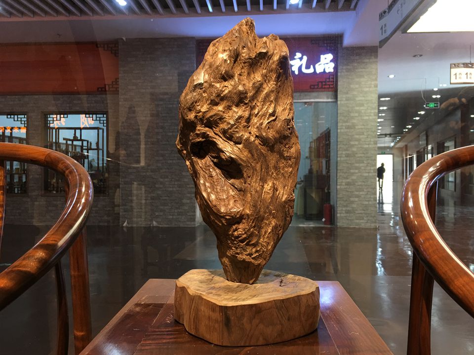 金丝楠阴沉木和黄花梨哪个好看,黄花梨贵还是金丝楠木阴沉木贵