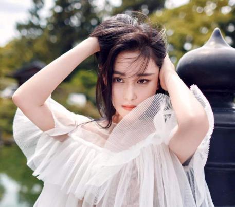 张馨予家柜子倒塌,张馨予衣柜倒塌视频