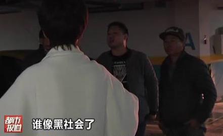 事还没说拿个锤？郑州和昌悦澜北苑小区物业打业主？业主：黑社会！