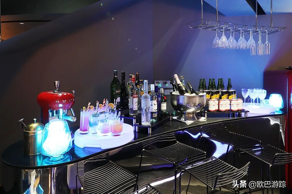 上海东方明珠塔里藏了一个酒店,你知道东方明珠有个酒店吗