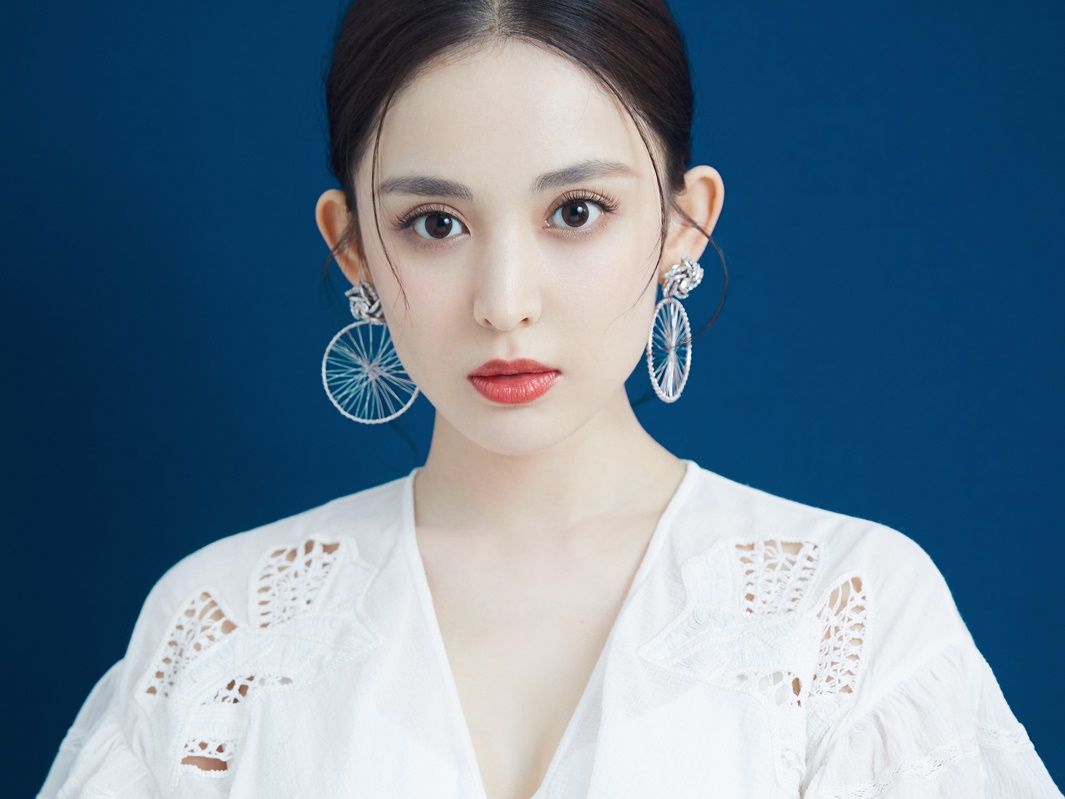 遮秃头又显脸小的刘海发型,头发遮大脸显脸小