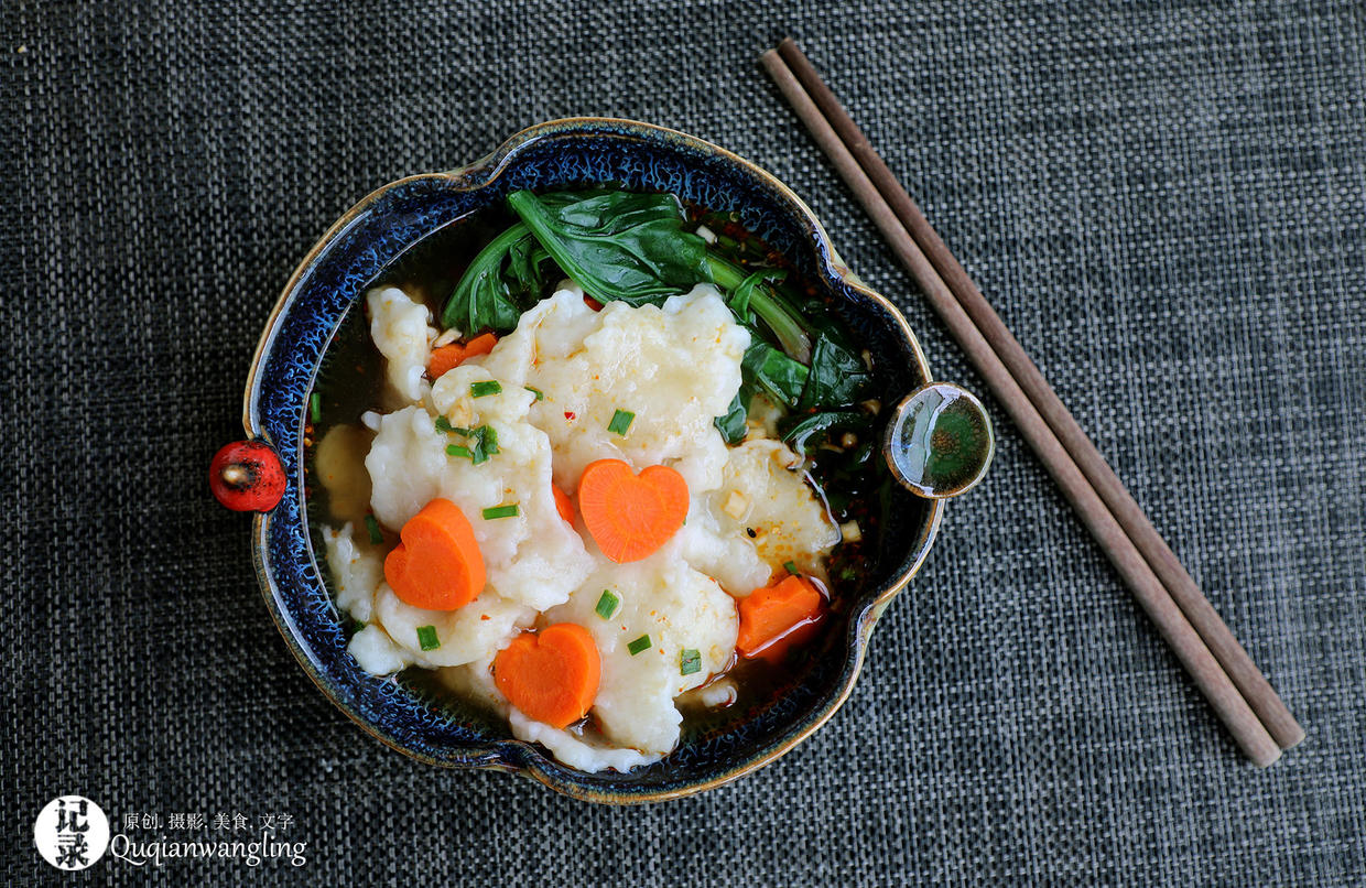 扯一碗面皮汤，多了这一步面团就不粘手了，还是记忆中的味道……