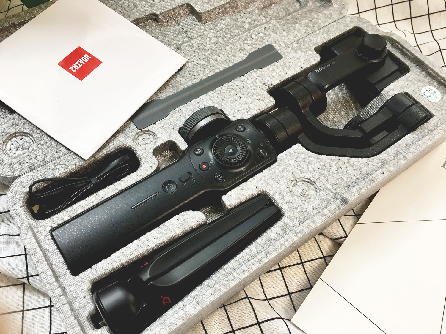 手机稳定器云台手持防抖拍摄智云,智云两轴手机云台测评