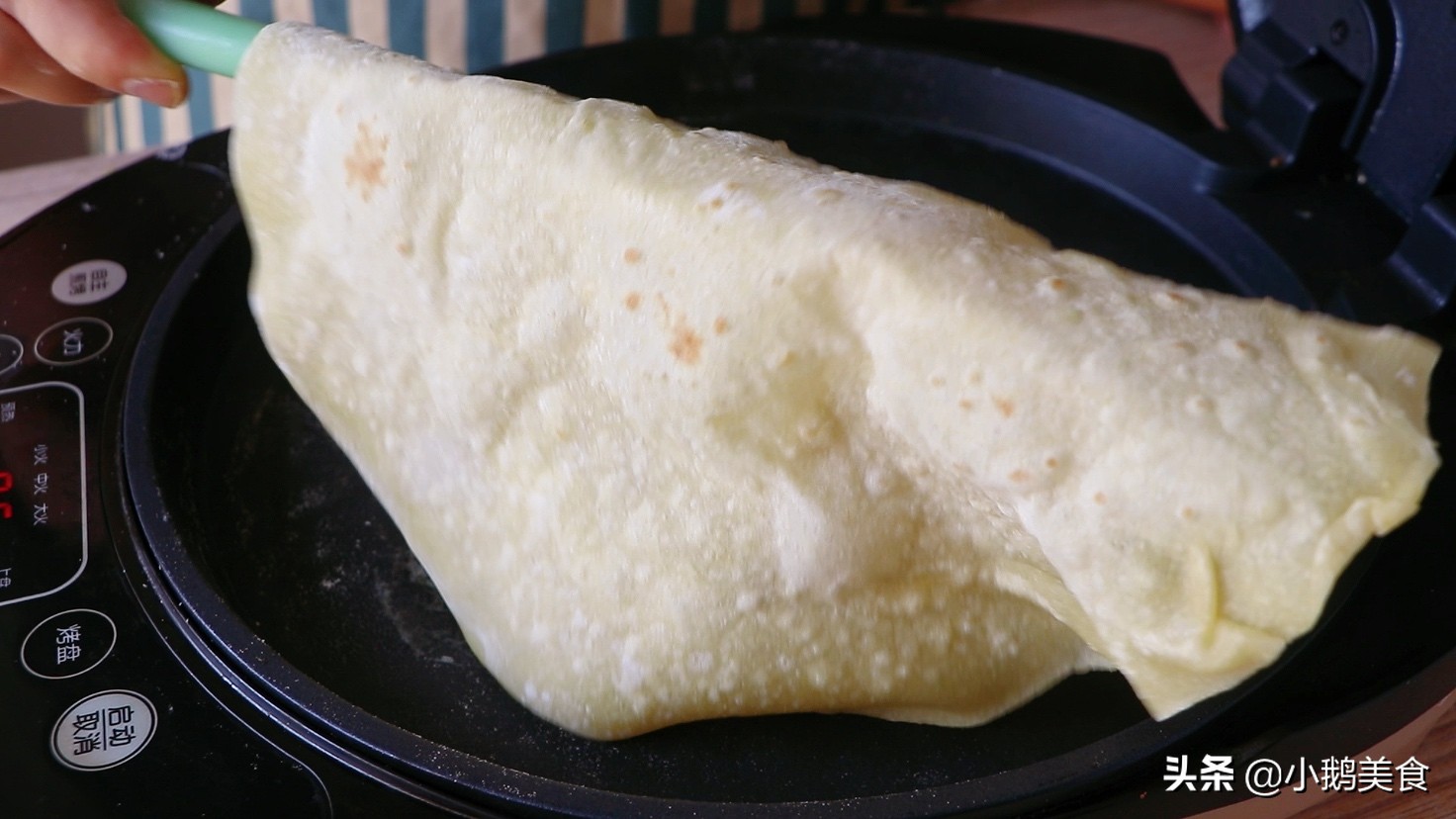 烙饼又软又不硬的做法,烙饼又干又硬的原因