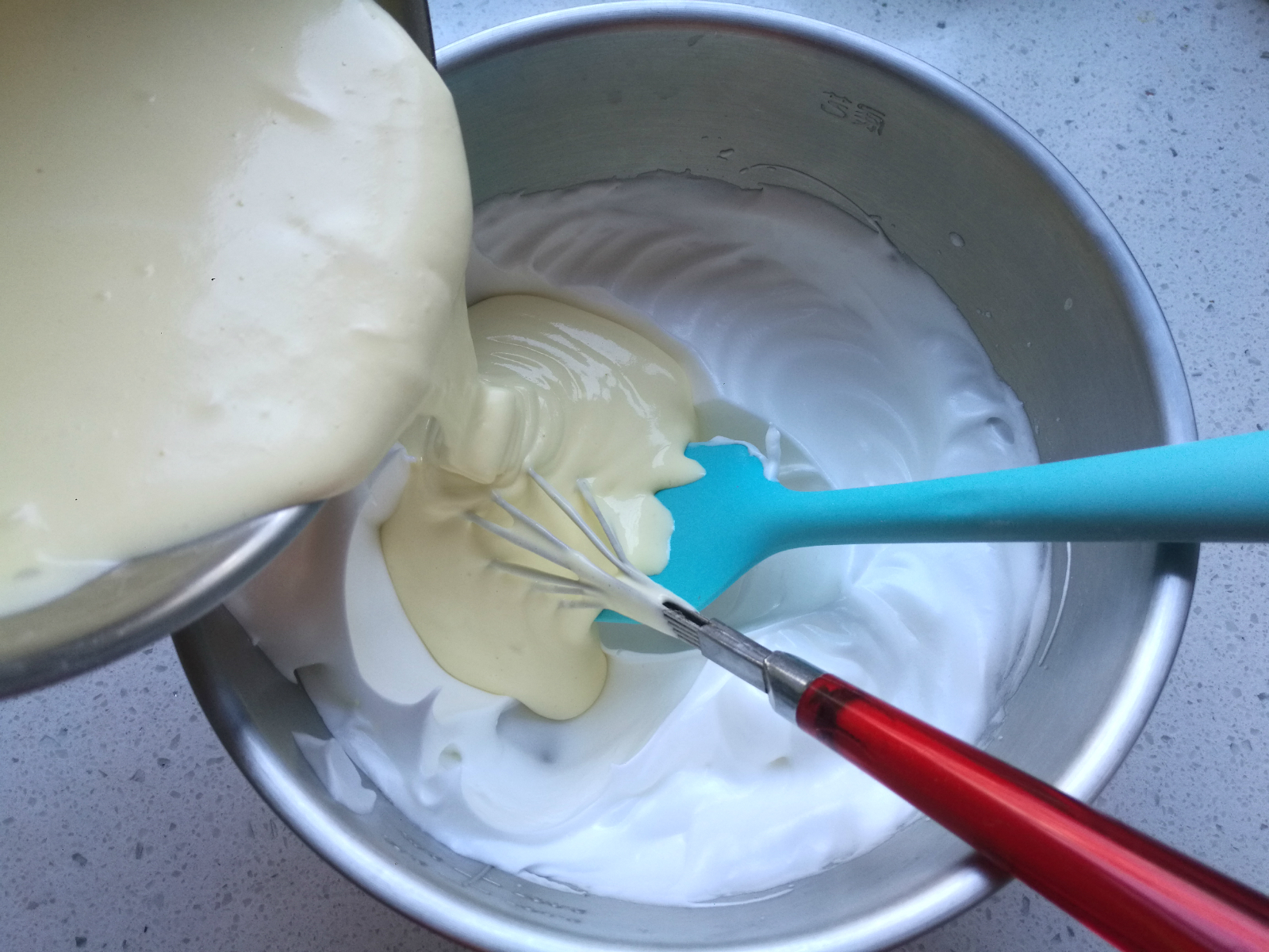 最简单的方形蛋糕,超级简单的蛋糕只需五步就能搞定