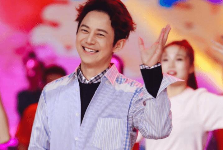 多位艺人何炅注销工作室,导演周国刚何炅