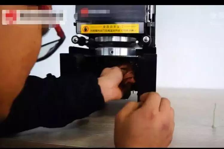 封口机封杯不严,封口机封了几杯又不封杯怎么处理