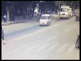 搞笑gif一看就是聪明人,搞笑gif趣图果然是亲生的笑死我了