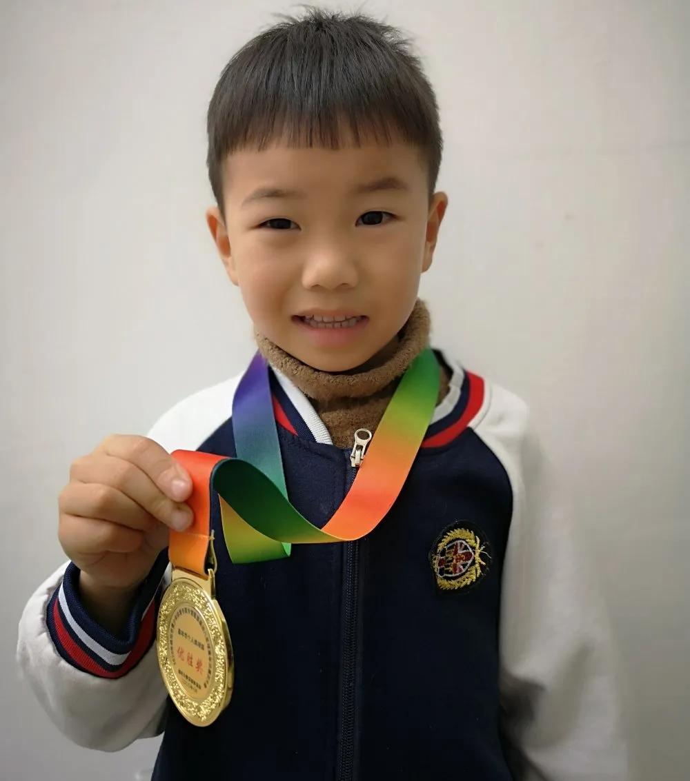 北川永昌幼儿园参加绵阳市首届幼儿足球嘉年华展示大会获佳绩