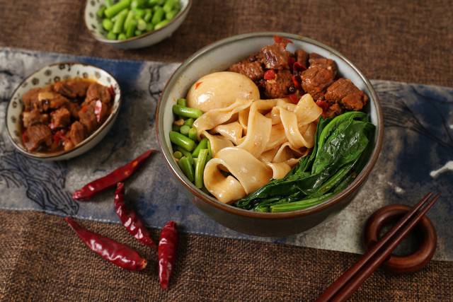 安徽牛肉板面和太和羊肉板面,面中之王清汤面