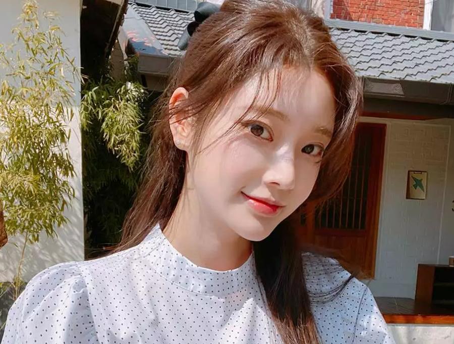 八字刘海怎么打理快速出门,出门刘海乱了