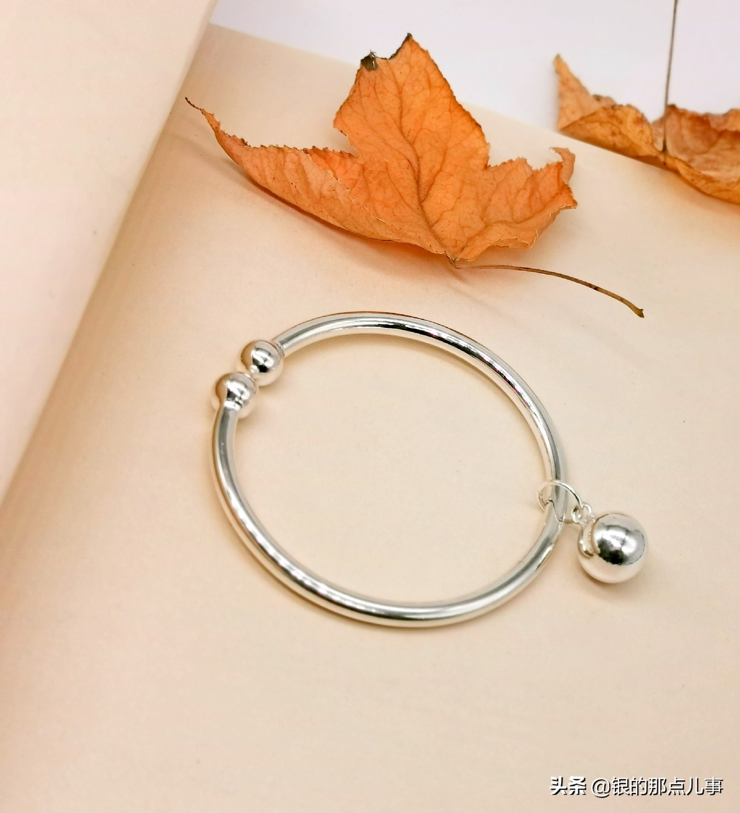 怎么挑选正宗的银手镯,银手镯如何挑选