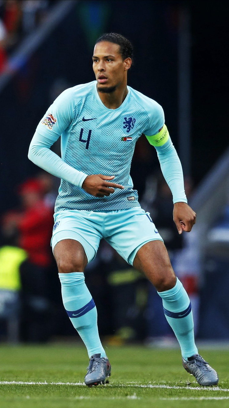 足球范戴克图片,木木足球