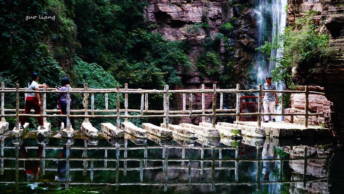 小游万仙山体验郭亮绝壁长廊,万仙山郭亮村景区瀑布介绍