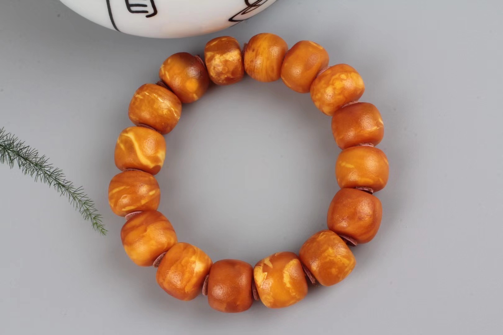 烤色蜜蜡和老蜜蜡有什么区别,烤色蜜蜡和老蜜蜡的鉴别