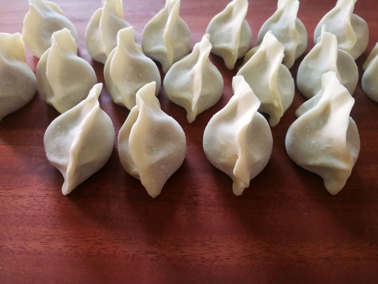 饺子冻裂缝了可以蒸么,速冻饺子破皮怎么处理