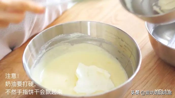 提拉米苏不用隔热打发蛋黄的方法,提拉米苏放蛋黄有什么用