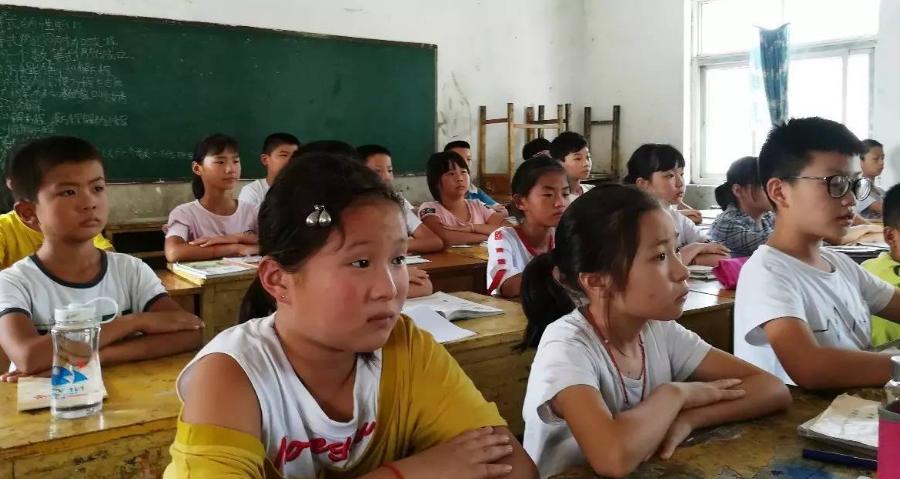 孩子不爱举手发言家长怎么引导,孩子上课不爱发言怎么改善