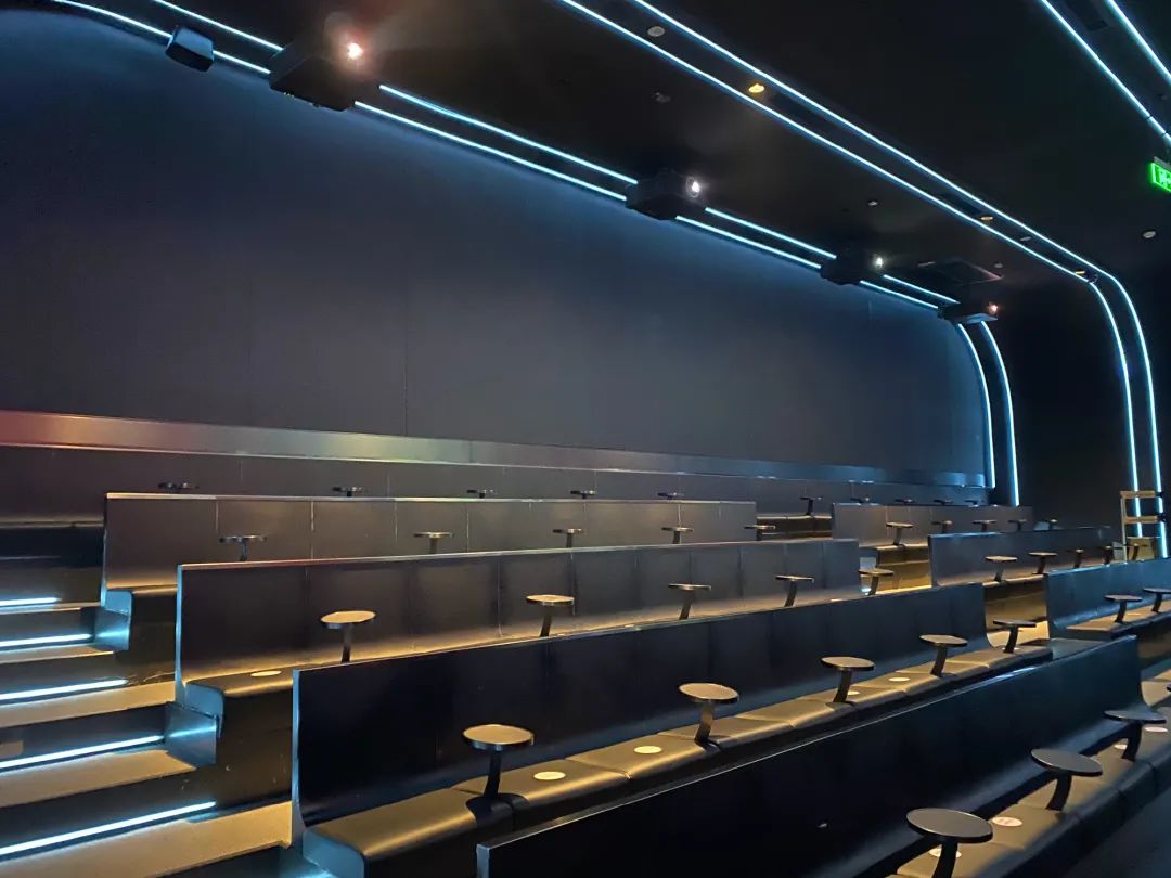 国外服装店服装陈列,服装陈列高级感