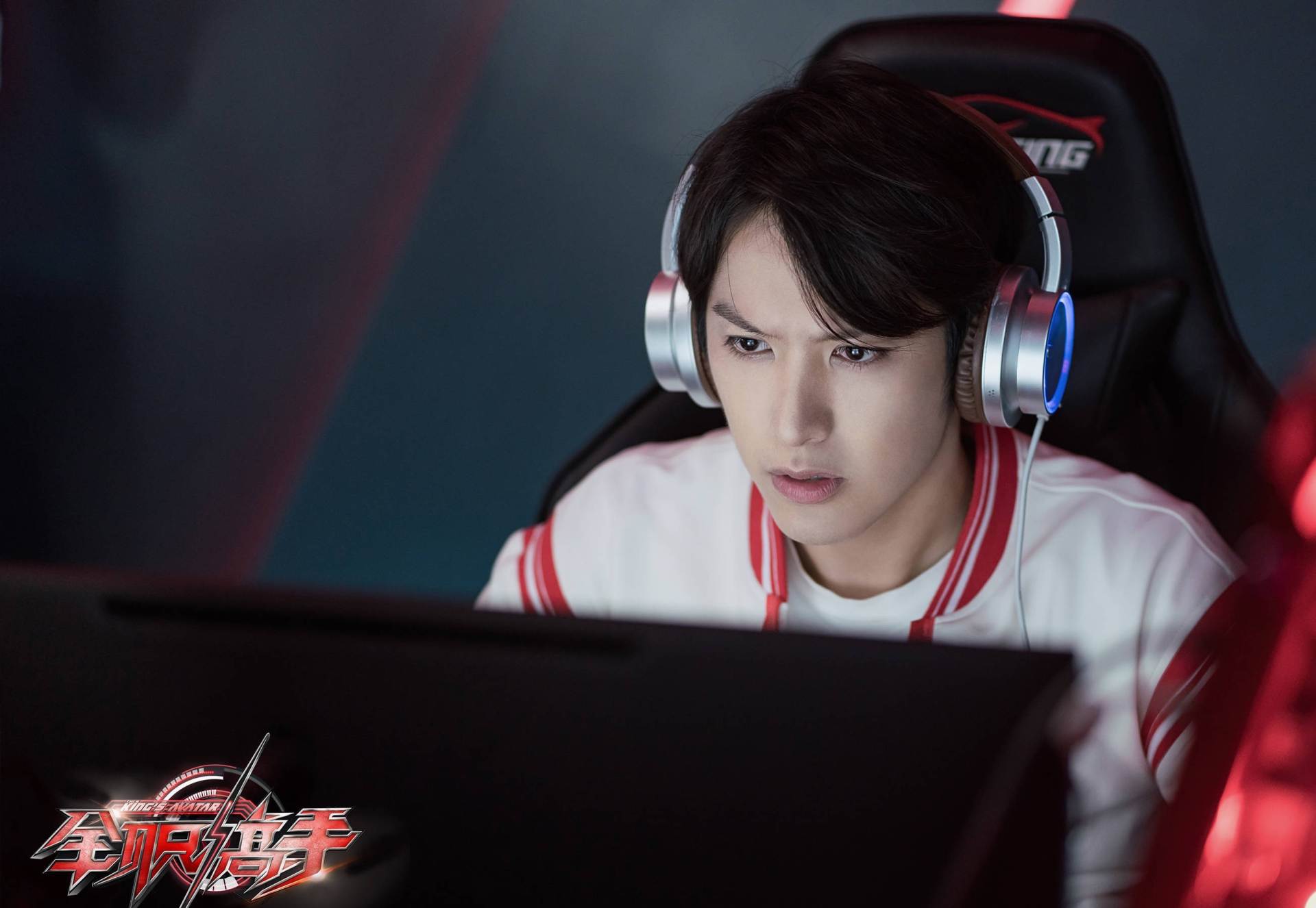 周冬雨签约嘉行传媒,周冬雨杨幂救场合作过吗