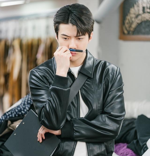 吴世勋新剧造型,吴世勋新剧西装