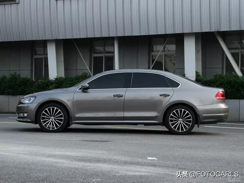 大众帕萨特3.0v6旗舰版,大众帕萨特2023最新款顶配落地价