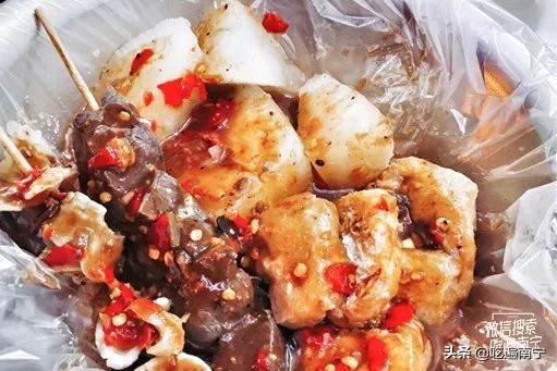 没吃过路边摊的麻辣烫,广西南宁街边老牌牛杂