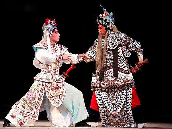 五颜六色的服装表演,五颜六色的舞蹈服装