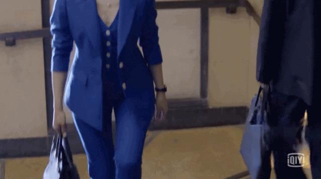 44岁陈数穿西装 (42岁陈数红色西装)