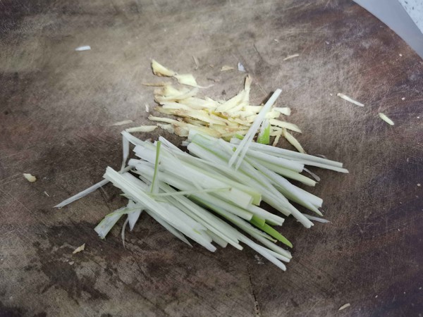 给鱼去腥和调味的料水怎么做,鱼最能避腥的做法