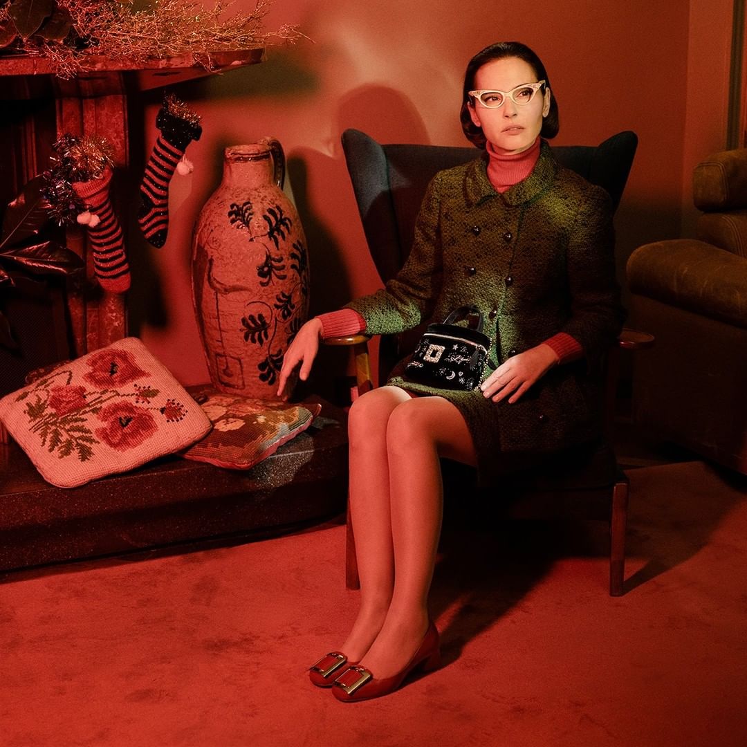 经典奢侈高跟鞋品牌有哪些,时尚界的宠儿高跟鞋的演变史