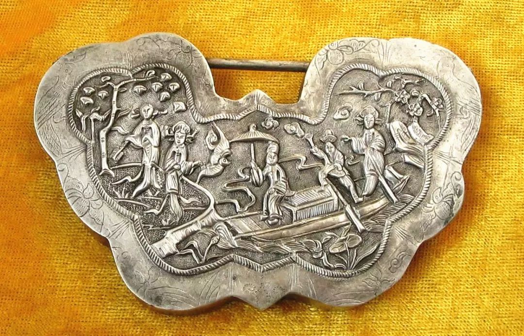 长命锁给娃戴,长命锁祝福视频