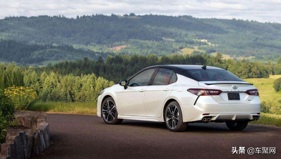 八代凯美瑞2.0试驾视频,八代凯美瑞混动试驾