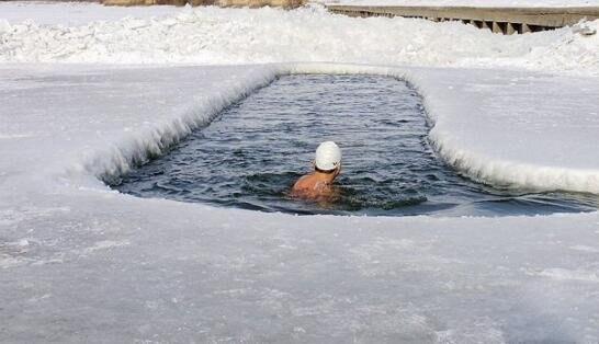 自驾游挑战最冷的极限,挑战最冷地区车上睡觉