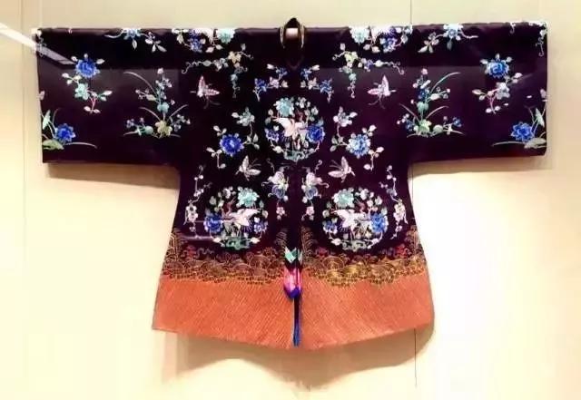 什么是服装刺绣设计,当刺绣遇见服装设计效果会怎样呢