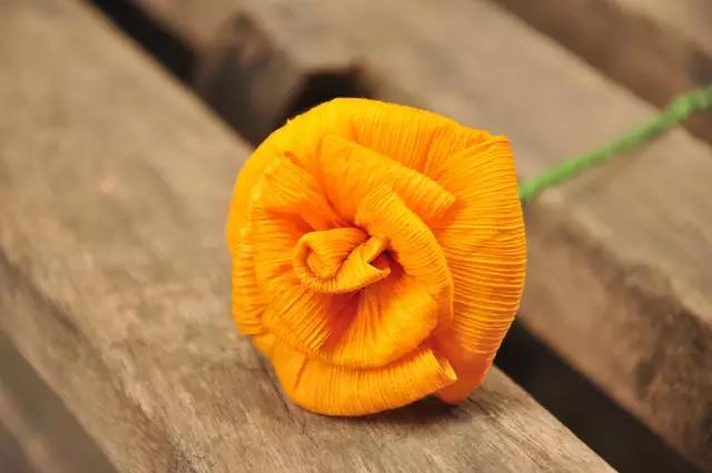 用玉米皮做的手工作品,手工玉米皮编席子教程