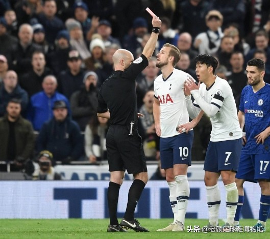 亚洲球王恶意蹬踏染红，除禁赛难逃父亲责罚，因为人性比足球重要