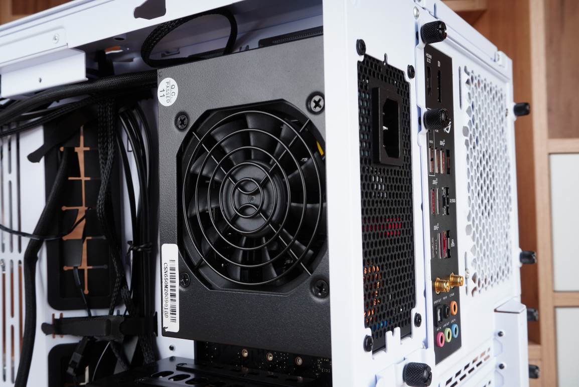 联力包豪斯mini机箱大小,联力包豪斯mini能横装吗