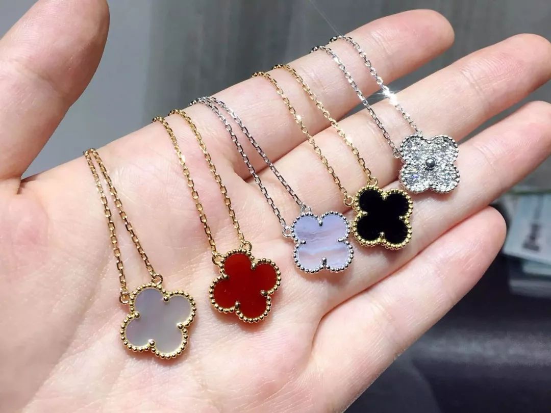 网红轻奢项链四叶草,四叶草项链代表什么寓意