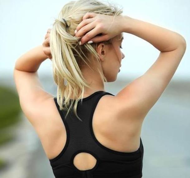 背上肉厚特别硬怎么办,脊背肉厚怎么减