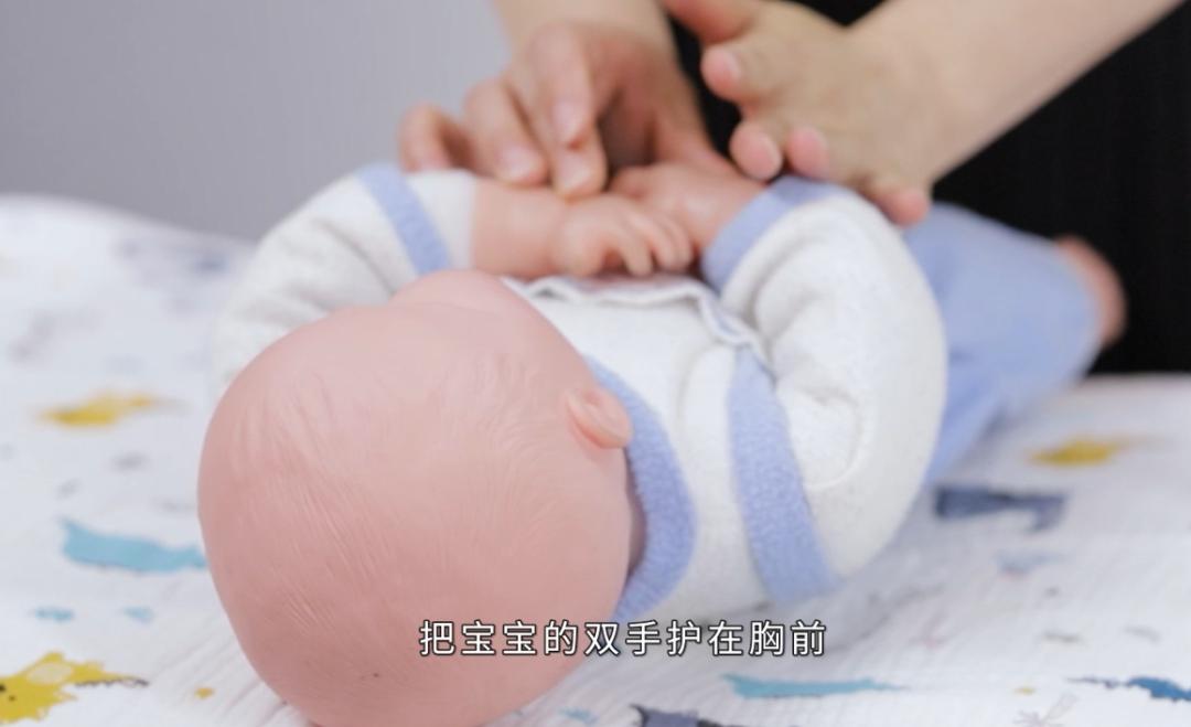 宝宝肠胀气的时候可以做的排气操,宝宝肠胀气怎么做排气操