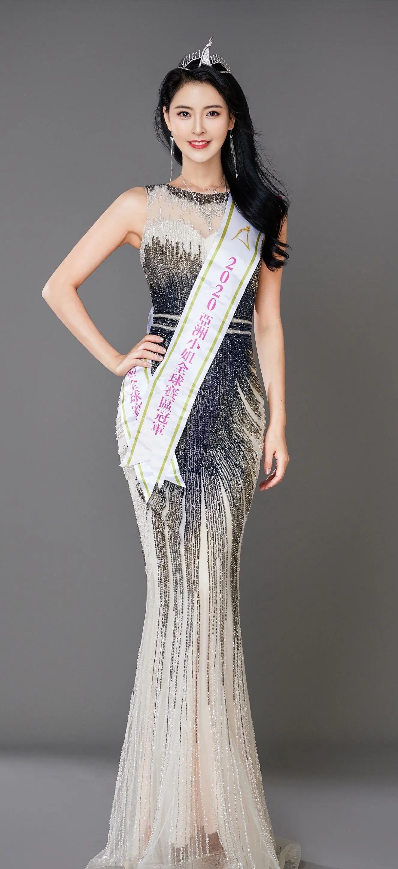 明星穿搭图片素材,明星新款服装图片大全