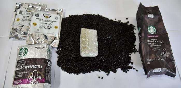 这次,*麻大**被藏在了咖啡豆里