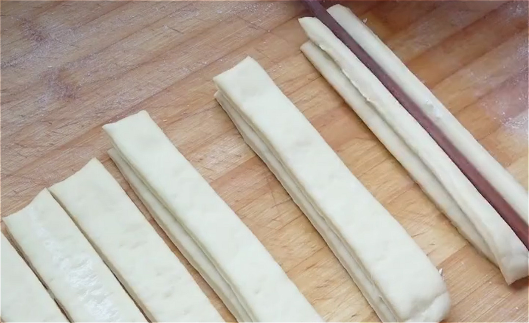 自己炸油条，加泡打粉没有必要！学会这个配方，香酥蓬松又健康