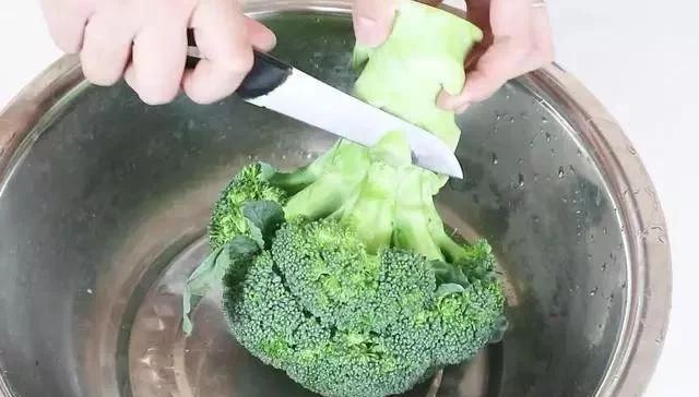 西兰花焯水能去除脏东西吗,用什么把西兰花的脏东西整出来