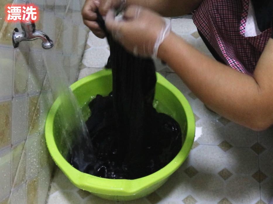 衣服被腐蚀性怎么恢复原色,被腐蚀颜色变浅的衣服