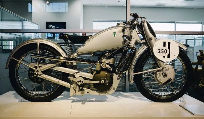 国外意大利摩托车博物馆,古典摩托车博物馆